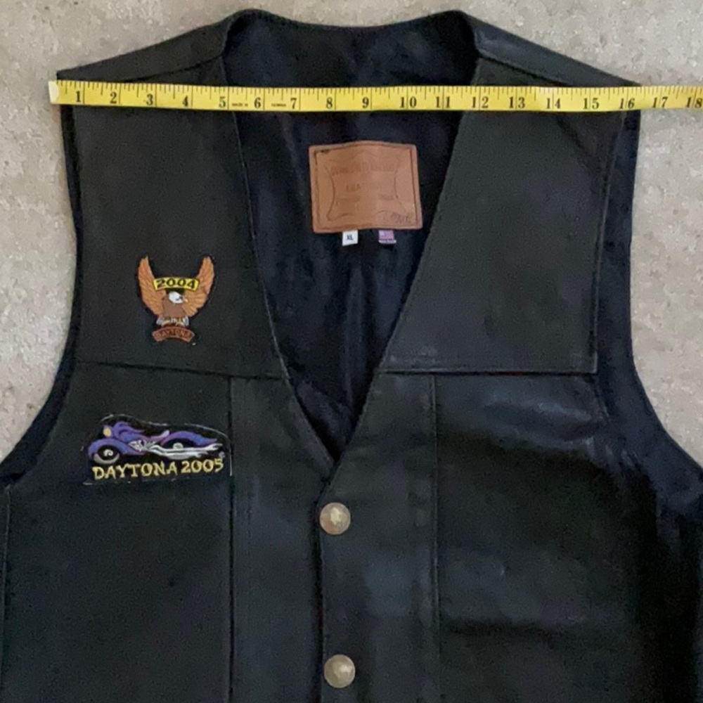 Walter Dyer Genuine Leather Biker Vest with Buffalo Nickel Snaps - Picture 11 of 14